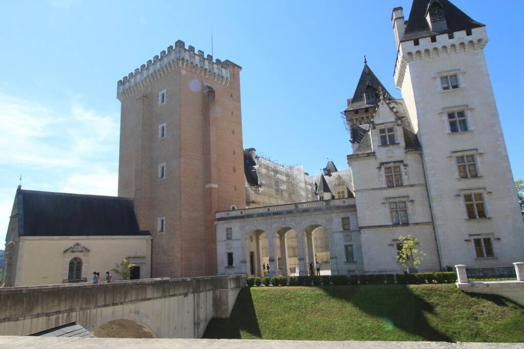 Quartier Historique Du Chateau Bel Appt Meuble Pau Esterno foto
